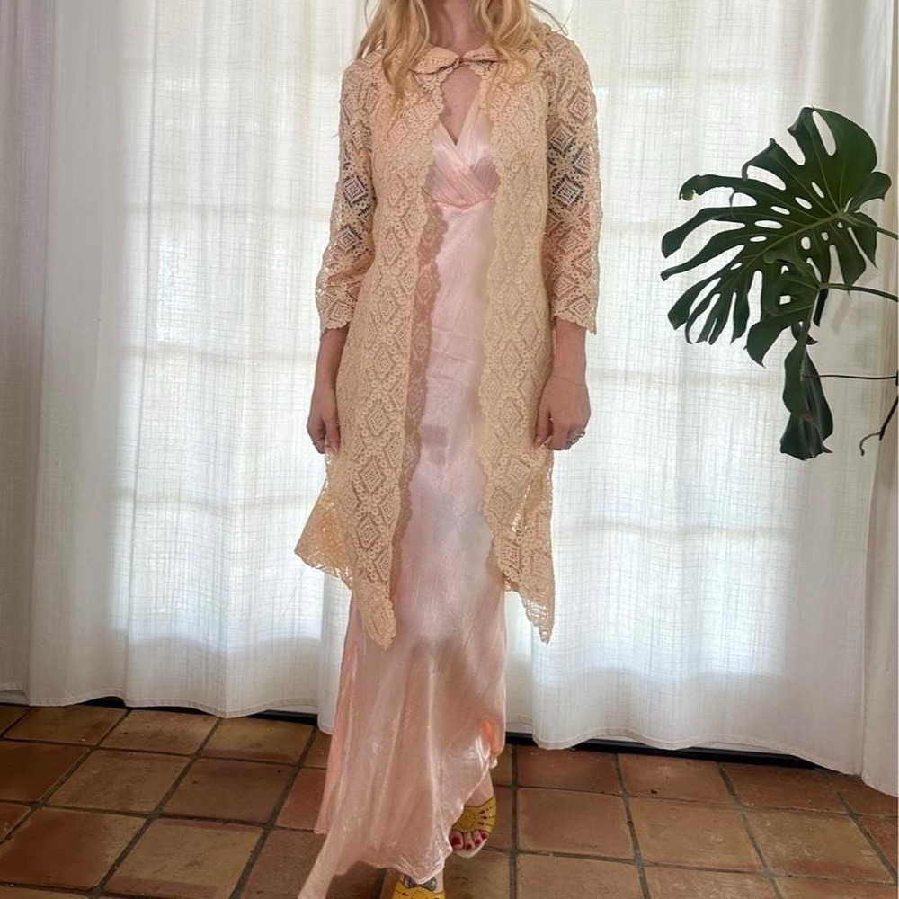 Vintage 50s 60s lace peignoir bed jacket
